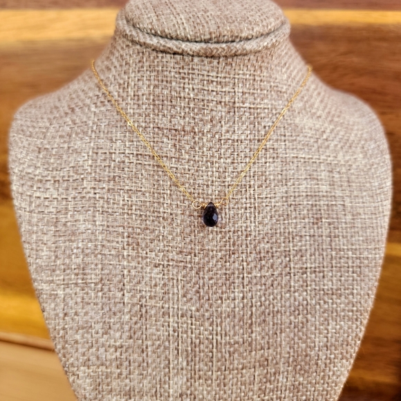 IOLITE Necklace Minimalist Crystal Gemstone - Picture 3 of 8